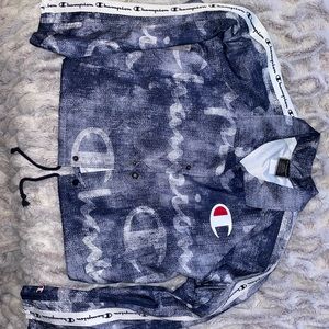 champion cropped windbreaker - drawstring & button closure